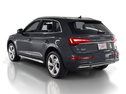 Used 2021 Audi Q5 Premium Plus w/ Premium Plus Package image 3