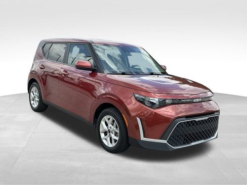 Used 2024 Kia Soul LX w/ Option Group 015 FWD image 13