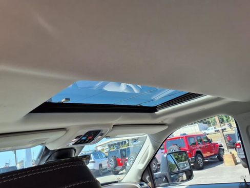 Used 2025 RAM 3500 Laramie image 15