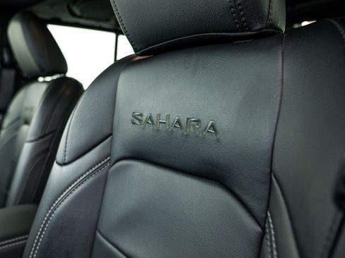 Used 2021 Jeep Wrangler Unlimited Sahara w/ Cold Weather Group image 13