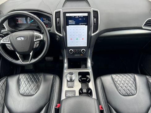 Used 2023 Ford Edge Titanium image 10