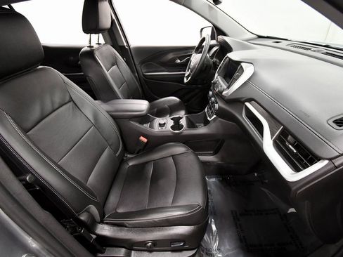 Used 2024 GMC Terrain SLT image 18