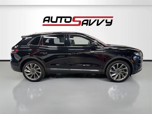 Used 2023 Lincoln Nautilus Reserve w/ Equipment Group 201A image 8