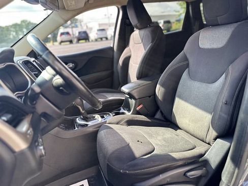Used 2014 Jeep Cherokee Latitude FWD image 10