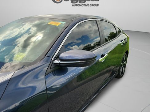 Used 2017 Honda Civic Touring image 29