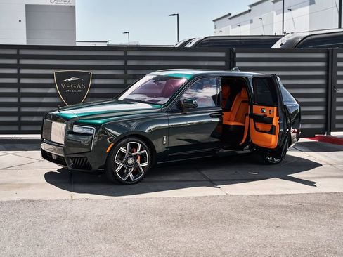 Used 2026 Rolls-Royce Cullinan Black Badge AWD/4WD image 5