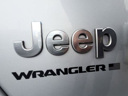 Used 2024 Jeep Wrangler Unlimited Sahara image 29
