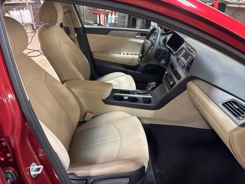 Used 2015 Hyundai Sonata SE image 12