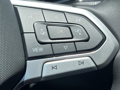 New 2026 Volkswagen Taos SE FWD image 18