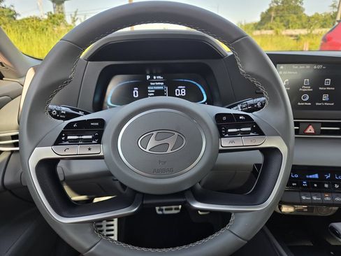 Used 2025 Hyundai Elantra Sport FWD image 19