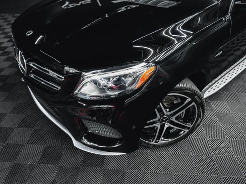 Used 2018 Mercedes-Benz GLE 43 AMG 4MATIC w/ Premium 2 Package image 3