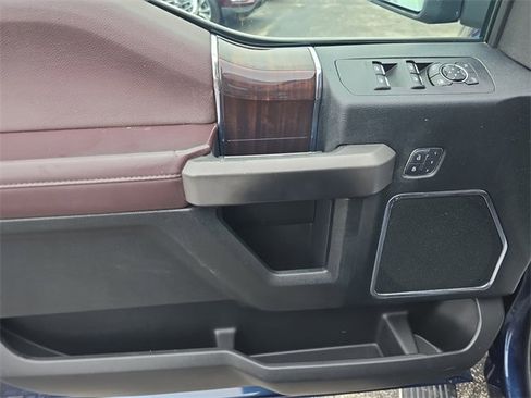 Used 2017 Ford F150 Platinum w/ Equipment Group 701A Luxury image 18