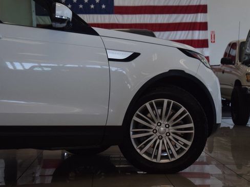 Used 2017 Land Rover Discovery HSE image 34