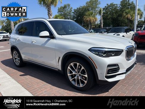 Used 2022 BMW X5 xDrive40i w/ Premium Package AWD/4WD image 1