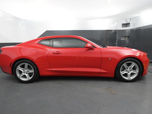 Used 2018 Chevrolet Camaro LT image 6