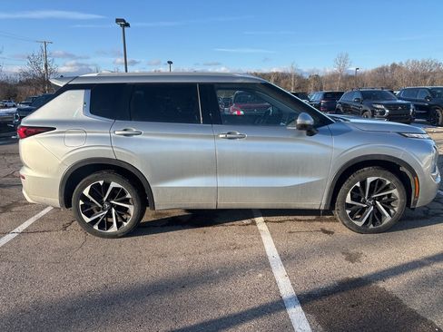 Used 2022 Mitsubishi Outlander SEL image 6