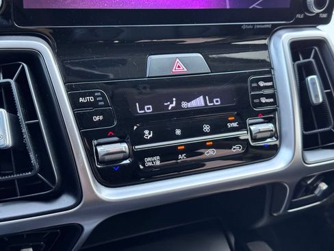 Used 2022 Kia Sorento S FWD image 12
