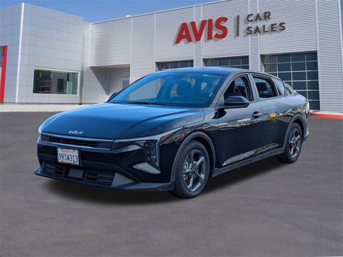 Used 2025 Kia K4 LXS image 1