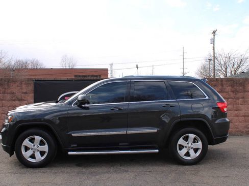 Used 2011 Jeep Grand Cherokee Laredo AWD/4WD image 2