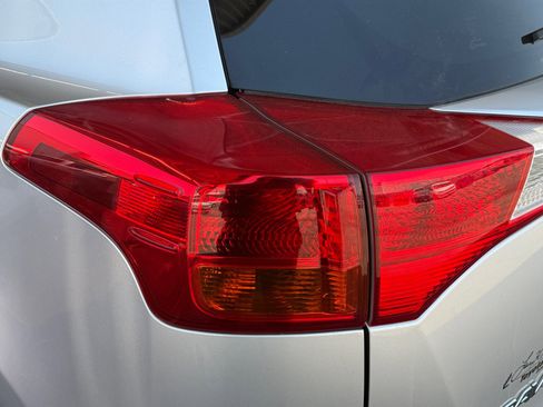 Used 2014 Toyota RAV4 LE FWD image 22