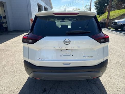 Used 2023 Nissan Rogue SV image 4