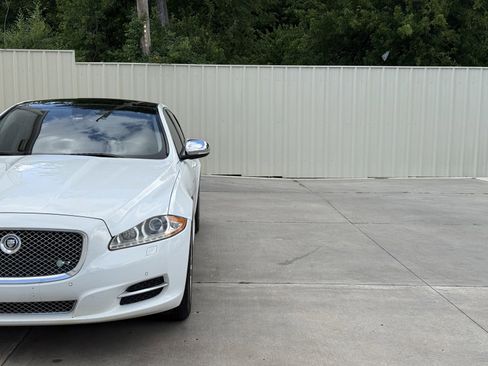 Used 2012 Jaguar XJ L RWD image 11