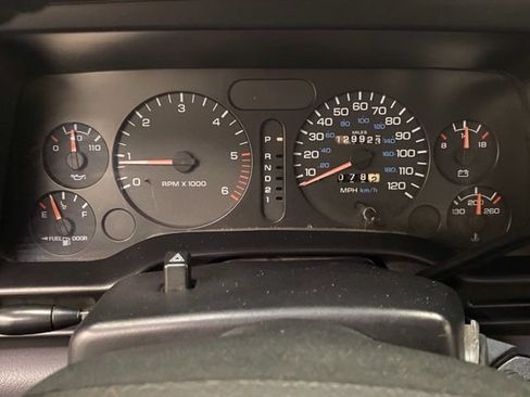 Used 1997 Dodge Ram 1500 Truck 4x4 Club Cab image 25