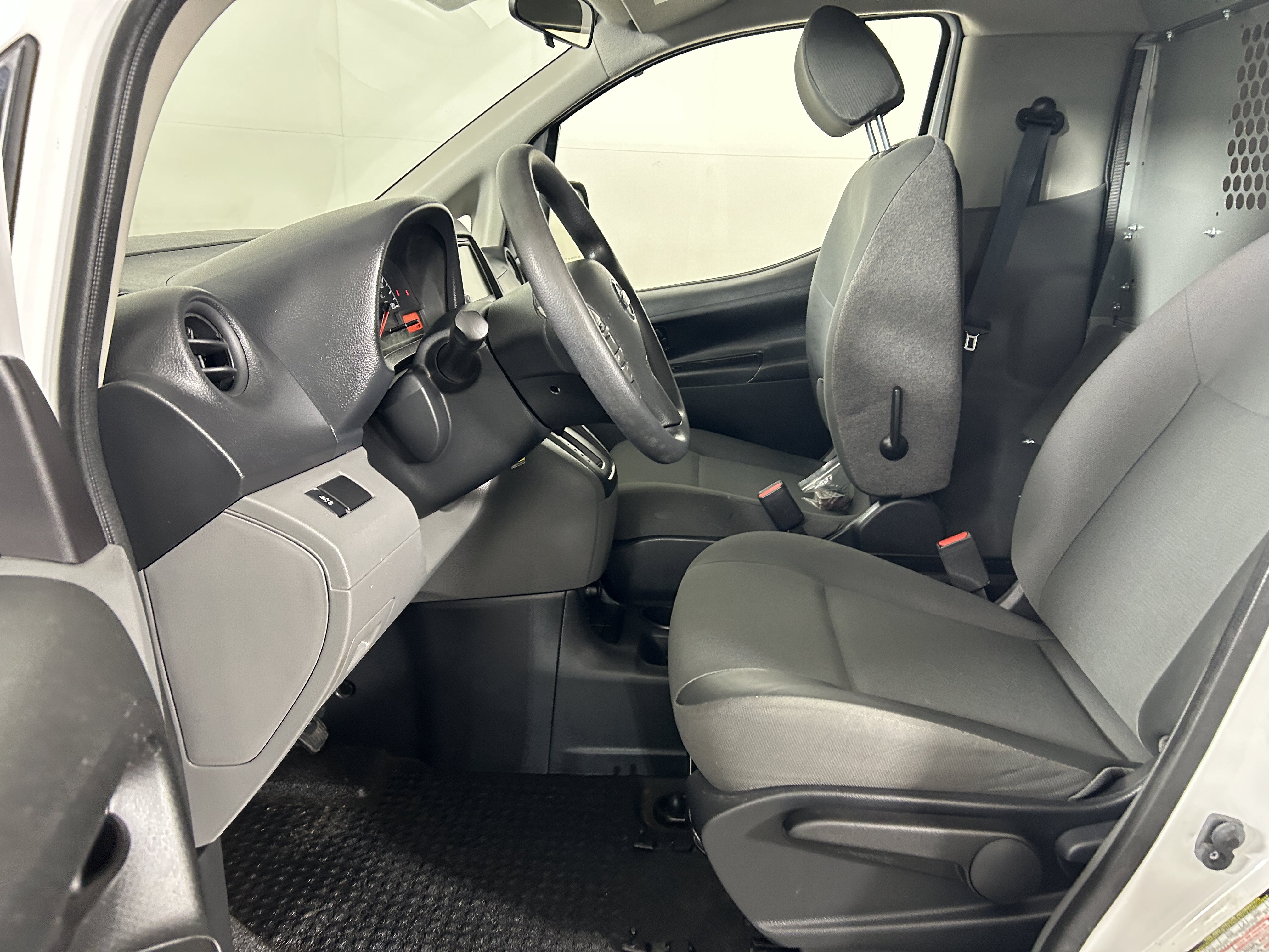Used 2021 Nissan NV200 S w/ Back Door Glass Package FWD image 9