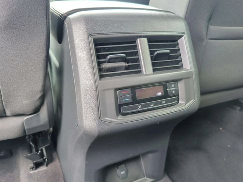Used 2021 Volkswagen Atlas S FWD image 34