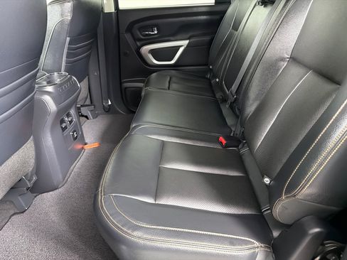 Used 2017 Nissan Titan SL AWD/4WD image 15