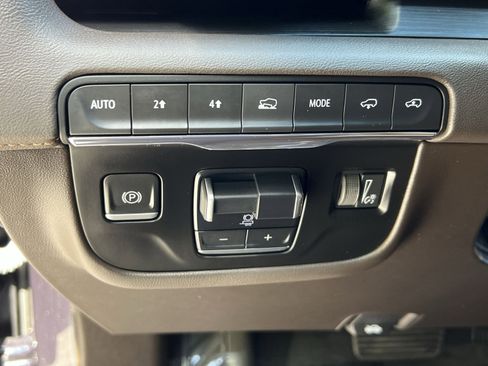 Used 2023 Cadillac Escalade Sport w/ Touring Package AWD/4WD image 40