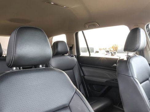 Used 2021 Volkswagen Atlas SE image 37