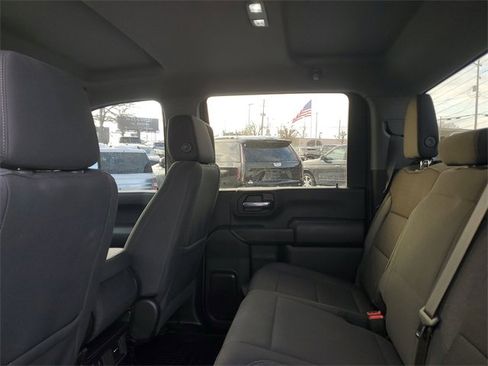 Used 2024 Chevrolet Silverado 2500 Custom w/ Custom Value Package image 9