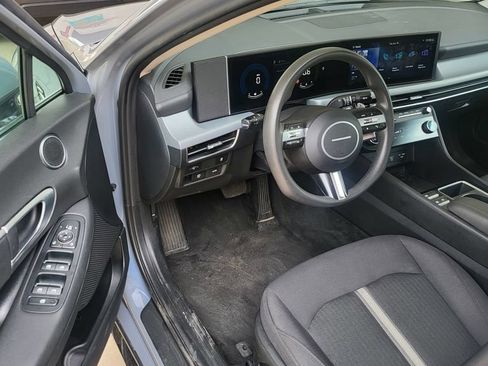 Used 2025 Hyundai Sonata SEL FWD image 2