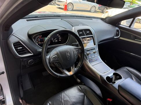 Used 2016 Lincoln MKX Reserve w/ Climate Package FWD image 14