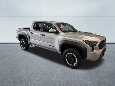 Used 2024 Toyota Tacoma TRD Off-Road image 9