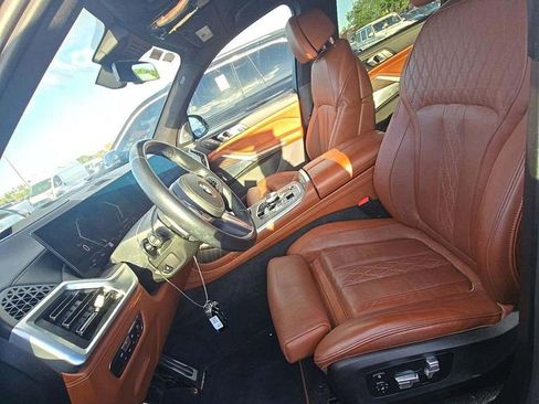 Used 2023 BMW X7 xDrive40i w/ Executive Package AWD/4WD image 3