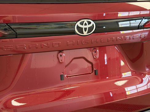 New 2026 Toyota Grand Highlander Limited AWD/4WD image 42