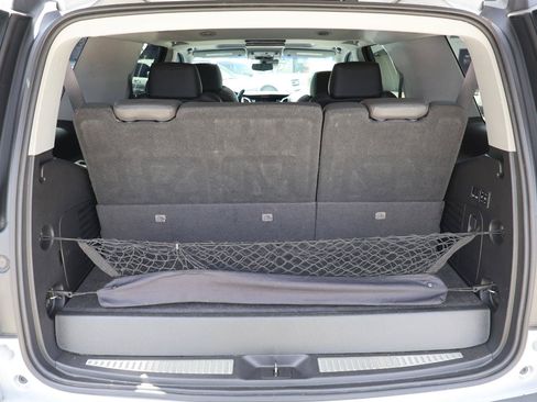 Used 2017 Cadillac Escalade Premium Luxury AWD/4WD image 6
