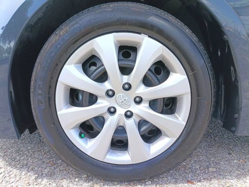 Used 2025 Toyota Corolla LE FWD image 12