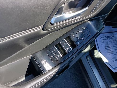 Used 2023 Nissan Rogue SL w/ SL Premium Package image 19