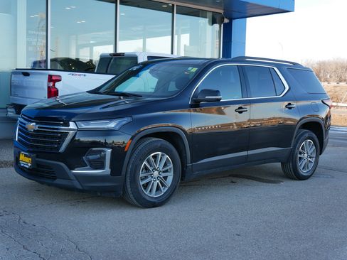Certified 2023 Chevrolet Traverse LT w/ Rear Camera Mirror Package image 6
