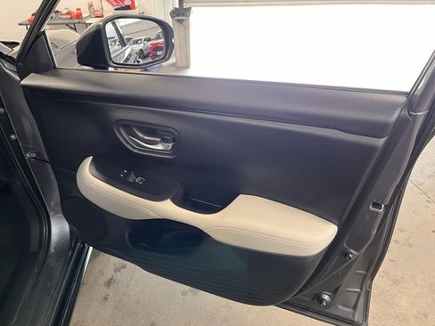 Used 2025 Honda HR-V EX-L image 12