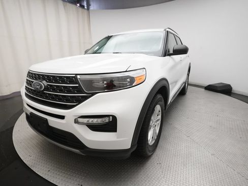 Used 2022 Ford Explorer XLT AWD/4WD image 12