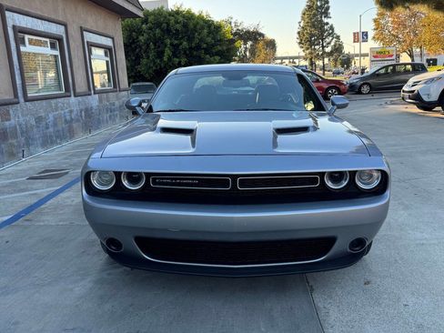 Used 2016 Dodge Challenger SXT image 3