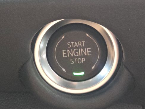 New 2025 Chevrolet Suburban Premier image 34