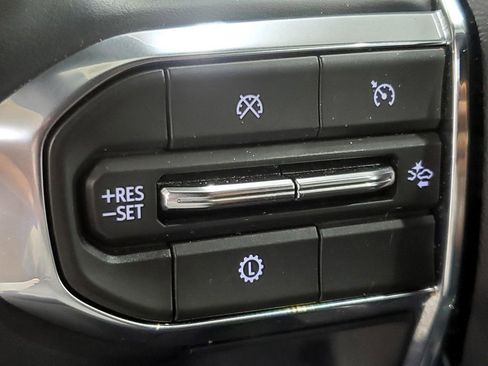 Used 2025 GMC Acadia Elevation FWD image 31