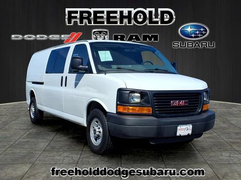 Used 2014 GMC Savana 2500 Extended RWD image 1