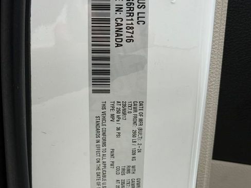 Used 2024 Chrysler Voyager LX image 28