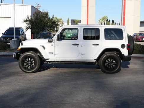 Used 2025 Jeep Wrangler Unlimited Sahara image 7